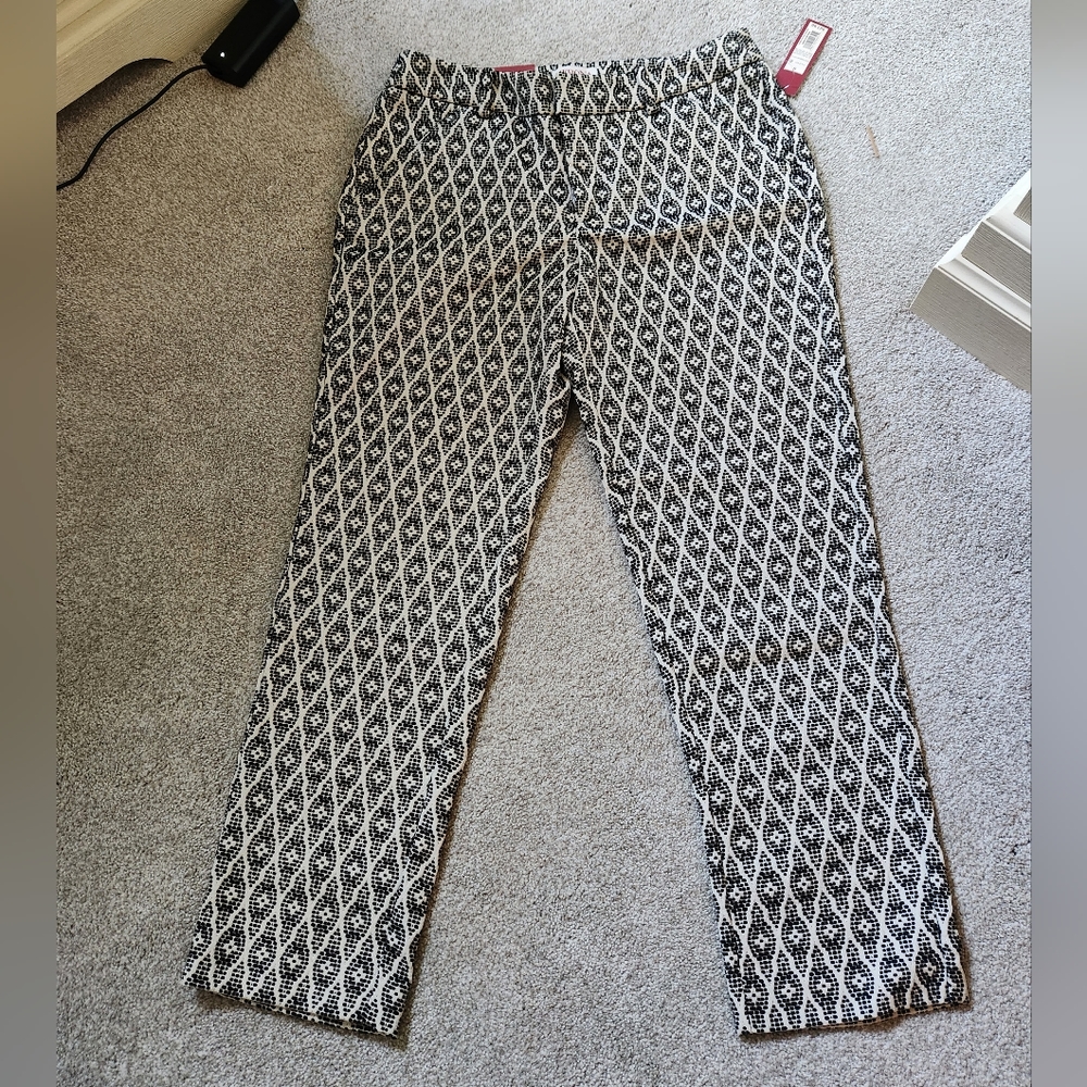 New, never worn textured ankle pants.
